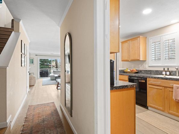 2721 Oak Rd L, Walnut Creek CA 94597