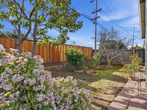 1594 Hallbrook Dr, San Jose CA 95118