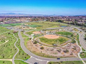 297 Del Valle Ct, Pleasanton CA 94566