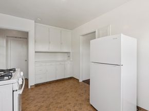 832 Walker, Oakland CA 94610