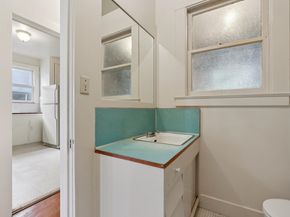 832 Walker, Oakland CA 94610