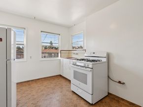 832 Walker, Oakland CA 94610