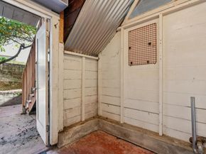 832 Walker, Oakland CA 94610