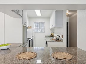 1425 Lakeside DR 201, Oakland CA 94612