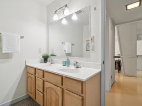 1425 Lakeside DR 201, Oakland CA 94612