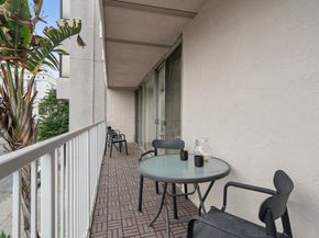 1425 Lakeside DR 201, Oakland CA 94612