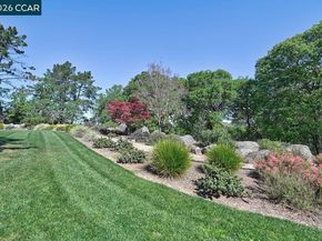 3136 Ptarmigan Dr 5, Walnut Creek CA 94595