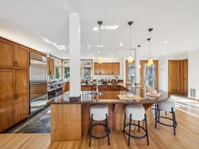 854 Leo Way, Oakland CA 94611