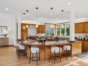 854 Leo Way, Oakland CA 94611