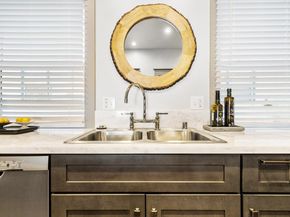 548 37th St, Oakland CA 94609