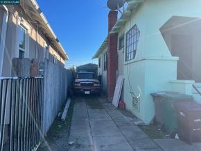 1332 103Rd Ave, Oakland CA 94603