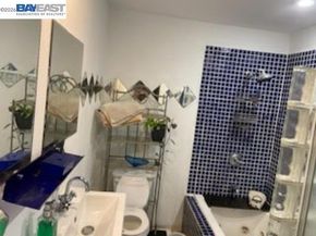 847 W 81St St, Los Angeles CA 90044