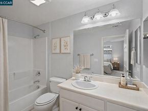 207 Heligan Ln. 8, Livermore CA 94551