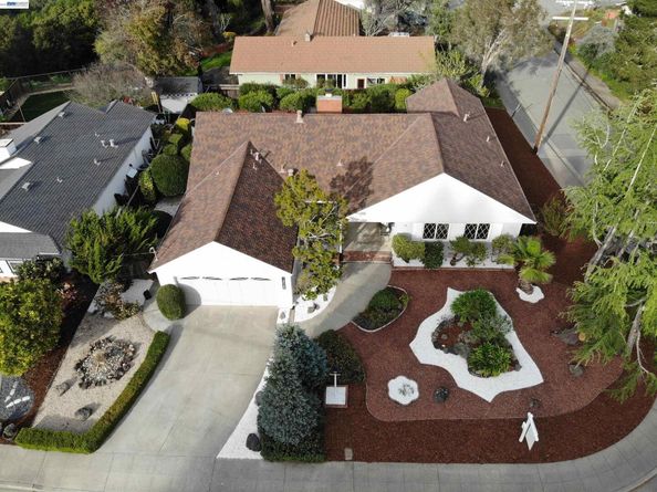 13048 Brookpark Rd, Oakland CA 94619