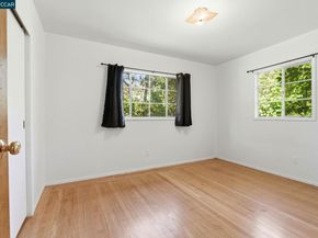 22 Irving Ln, Orinda CA 94563