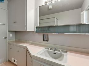 22 Irving Ln, Orinda CA 94563