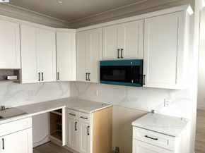 528 41St St, Oakland CA 94609