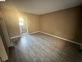 1075 47Th St, Emeryville CA 94608