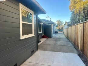 1075 47Th St, Emeryville CA 94608
