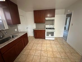 1075 47Th St, Emeryville CA 94608