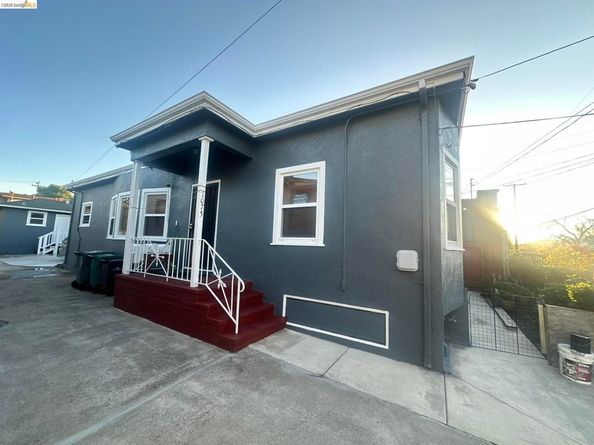 1075 47Th St, Emeryville CA 94608
