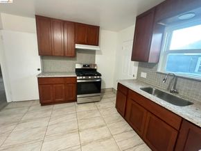 1075 47Th St, Emeryville CA 94608