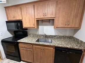 555 Jean St 528, Oakland CA 94610