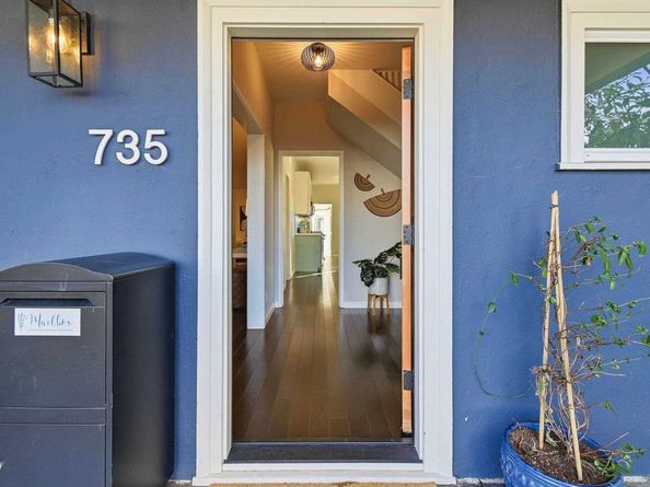 735 Apgar St, Oakland CA 94609