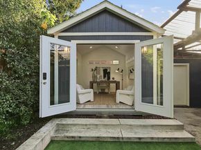 735 Apgar St, Oakland CA 94609