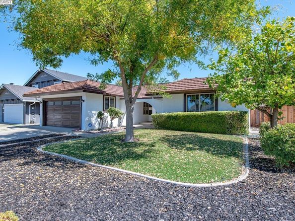 1059 Lakehurst Rd, Livermore CA 94551