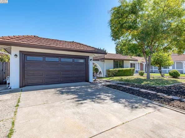 1059 Lakehurst Rd, Livermore CA 94551