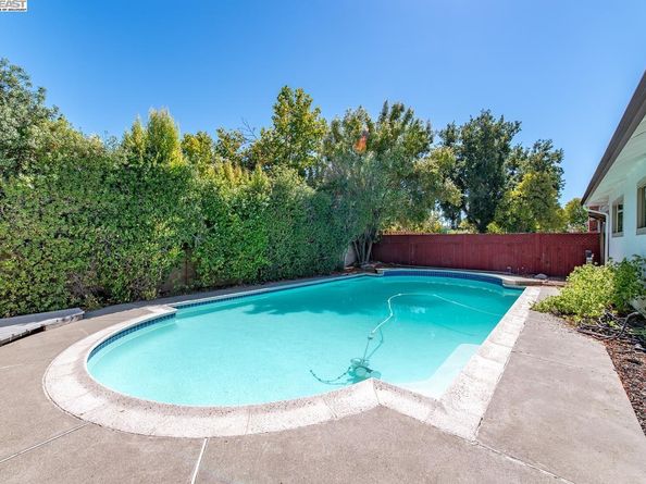 1059 Lakehurst Rd, Livermore CA 94551