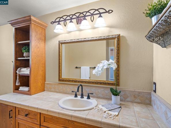 1110 Lomitas Ave, Livermore CA 94550