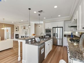 192 Carrick Cir, Hayward CA 94542