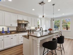 192 Carrick Cir, Hayward CA 94542