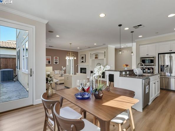 192 Carrick Cir, Hayward CA 94542