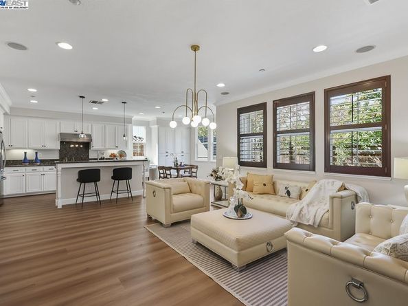 192 Carrick Cir, Hayward CA 94542