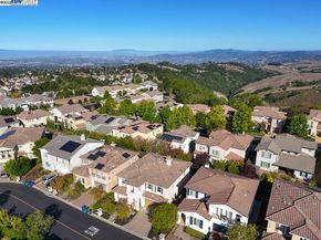 192 Carrick Cir, Hayward CA 94542