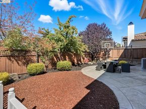 192 Carrick Cir, Hayward CA 94542