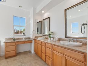 192 Carrick Cir, Hayward CA 94542