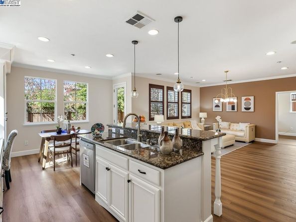192 Carrick Cir, Hayward CA 94542