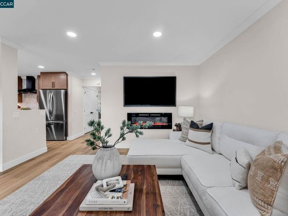 1216 Fairlawn Ct 8, Walnut Creek CA 94595