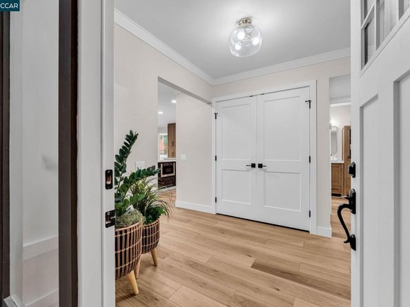 1216 Fairlawn Ct 8, Walnut Creek CA 94595