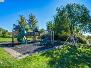 984 Waverly Cmn, Livermore CA 94551