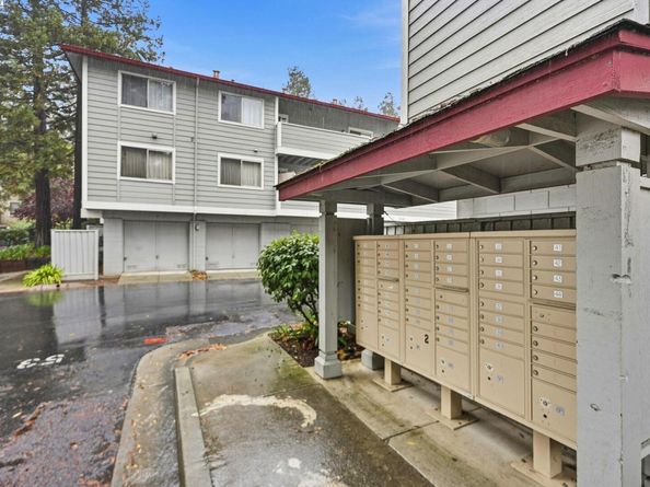 655 River Oak Way 42, Hayward CA 94544