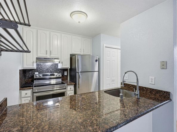 655 River Oak Way 42, Hayward CA 94544