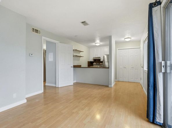 655 River Oak Way 42, Hayward CA 94544