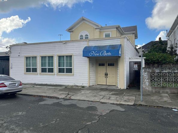 1011 E 11Th St, Oakland CA 94606