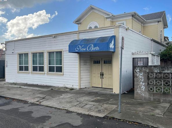 1011 E 11Th St, Oakland CA 94606
