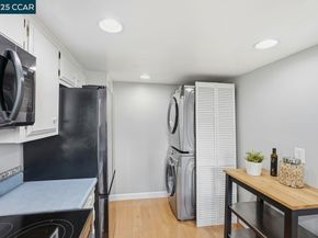 37 Miramonte Dr, Moraga CA 94556